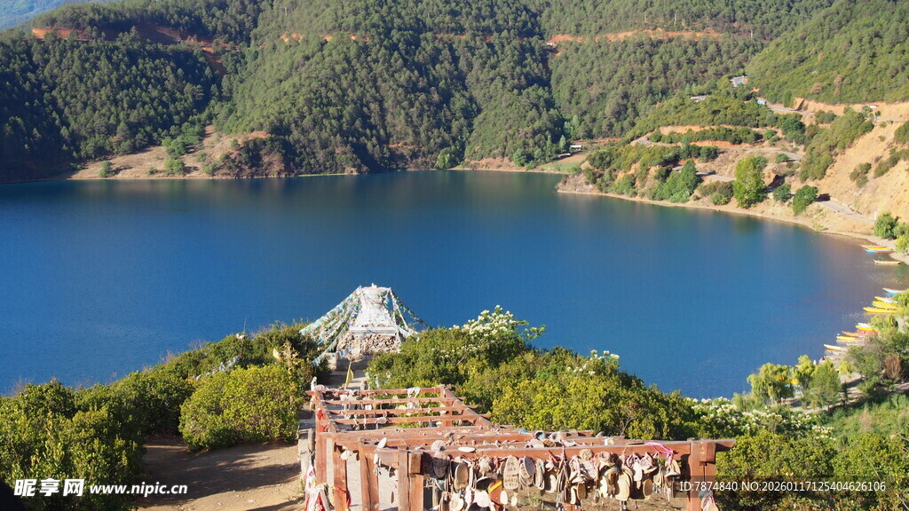 湖畔古建筑 自然风光迷人