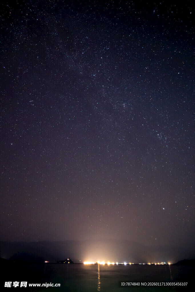 夜空下的璀璨星光