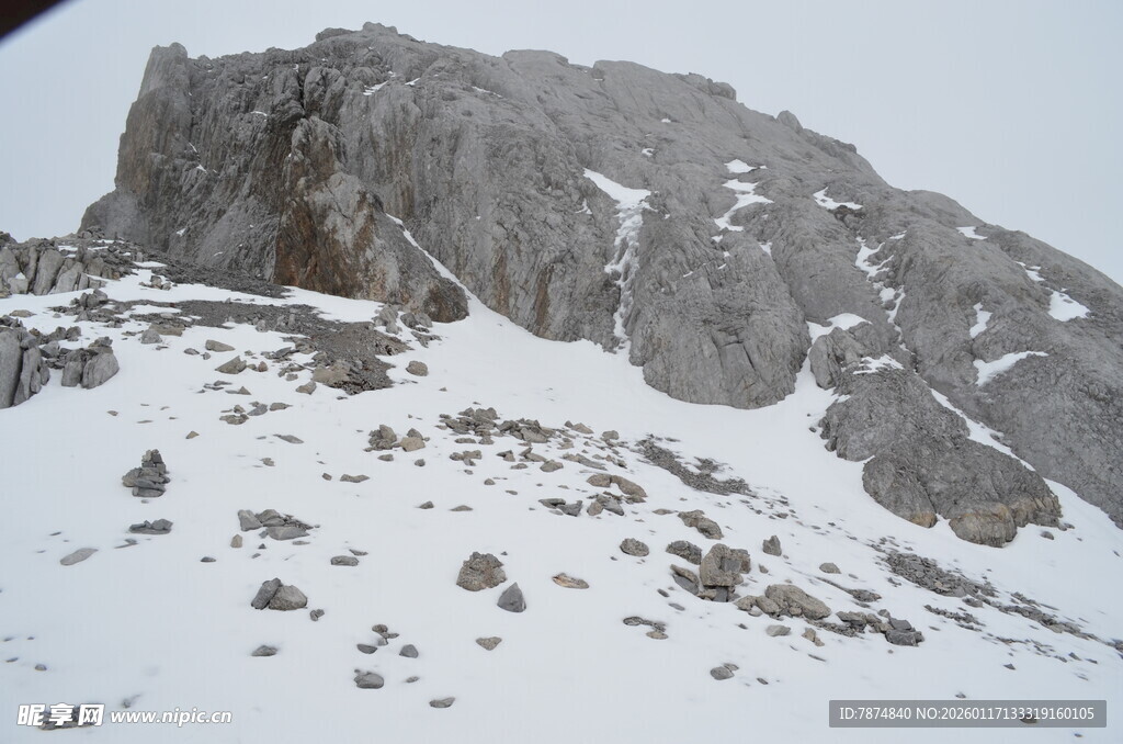 雪山嶙峋的壮丽景致