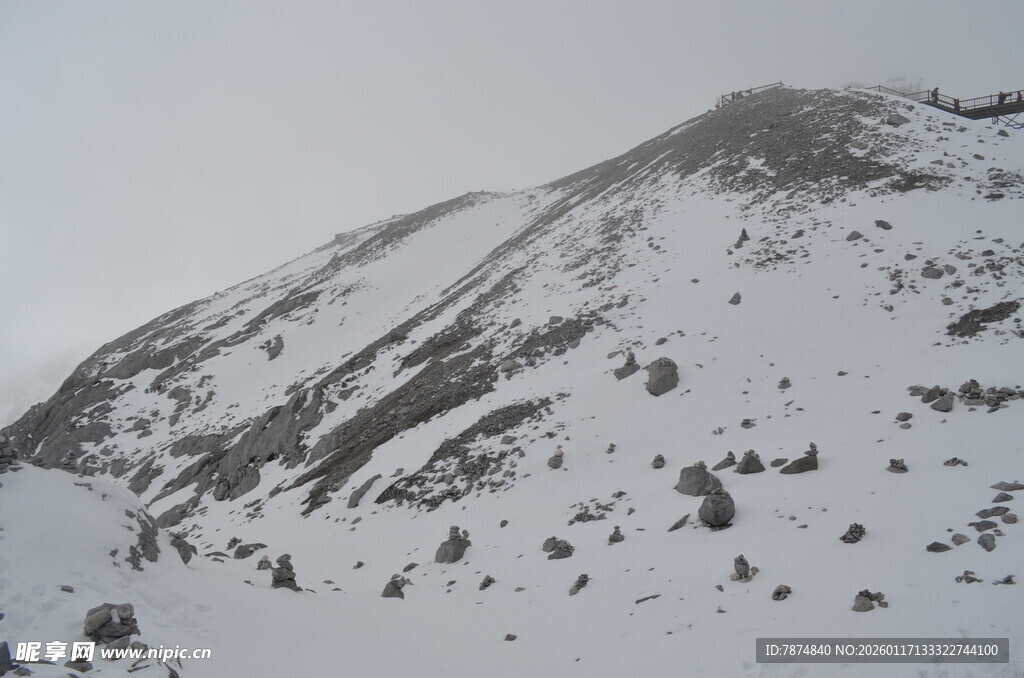 雪山景致