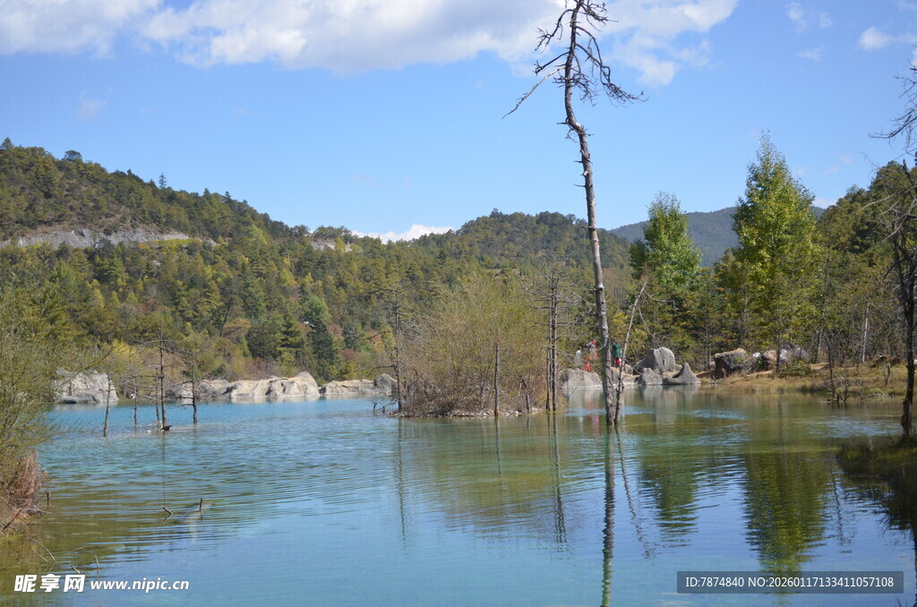宁静山水湖景自然风光图