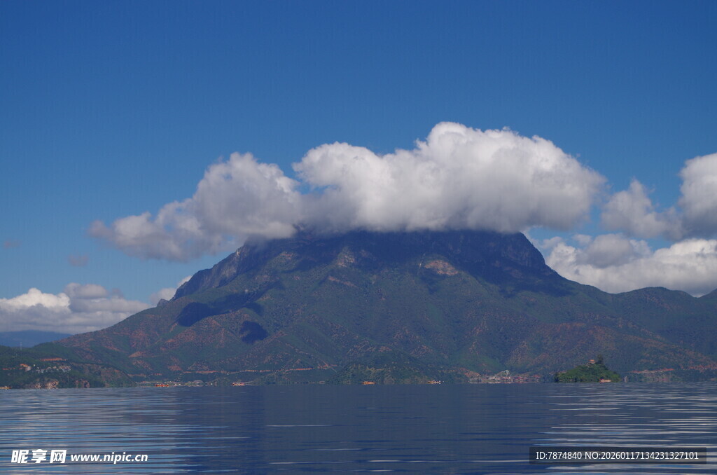 壮丽山水云雾缭绕美景