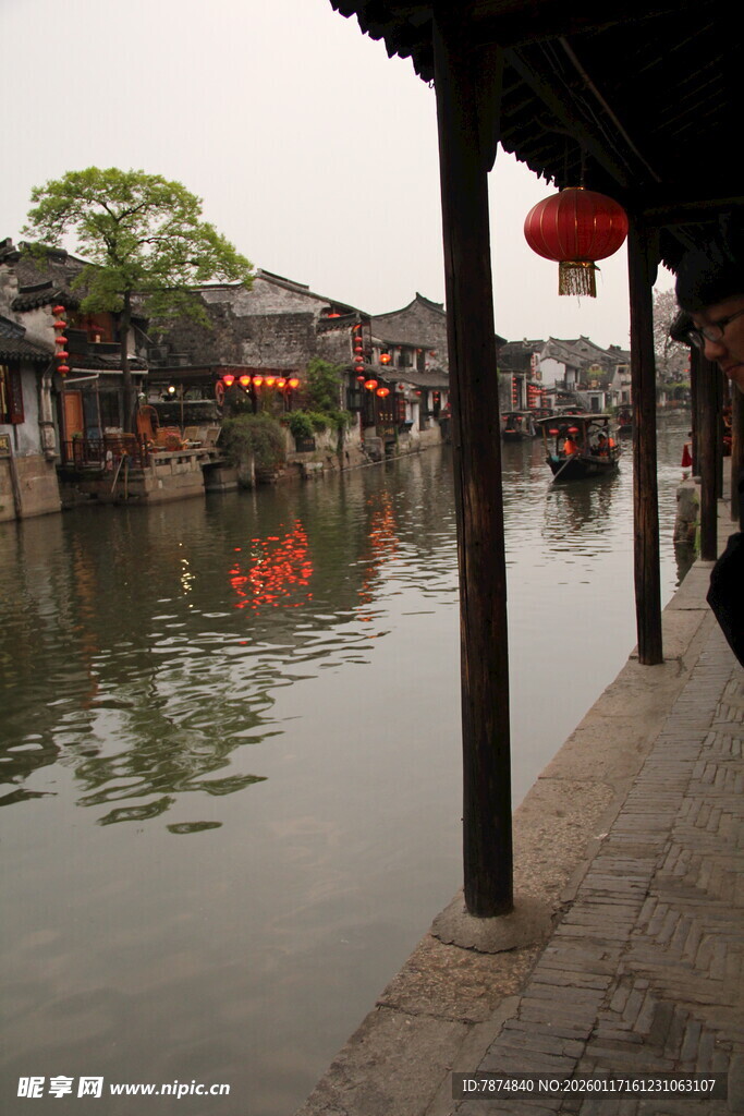 江南水乡古镇河畔景致