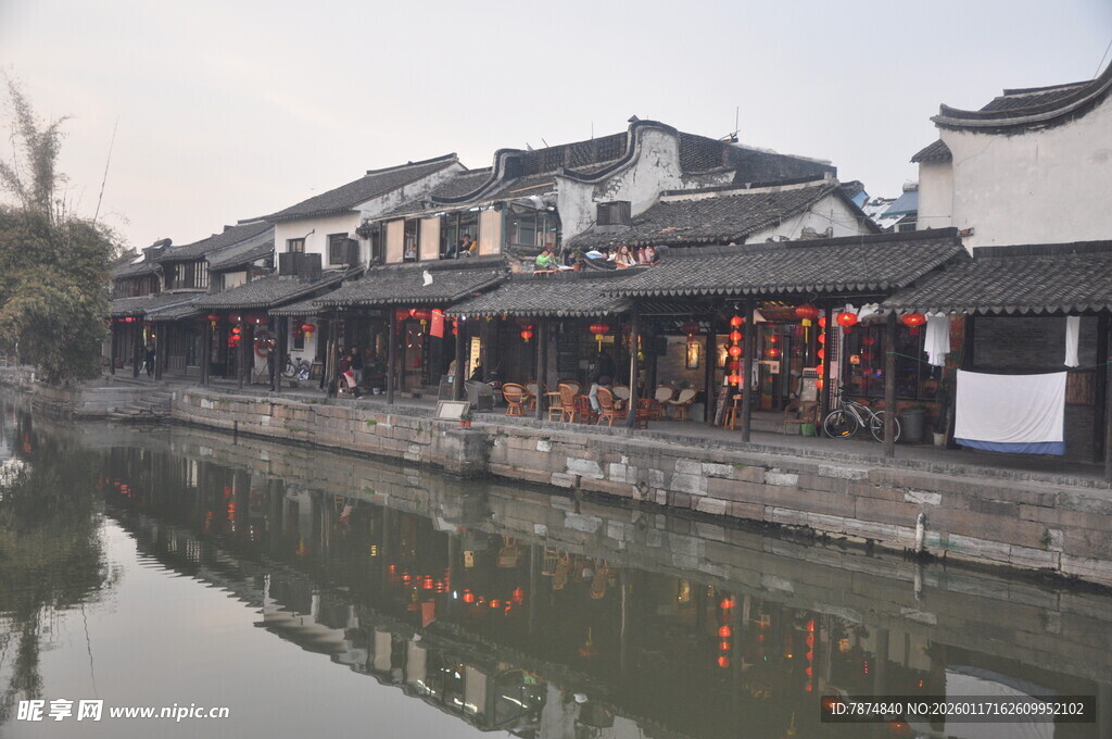 江南水乡沿河古街景致