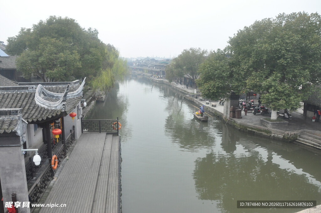 江南水乡河畔古朴景致