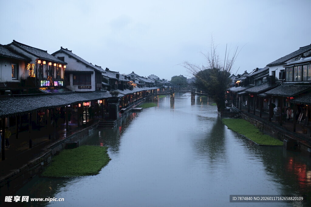 江南水乡河道夜景风光