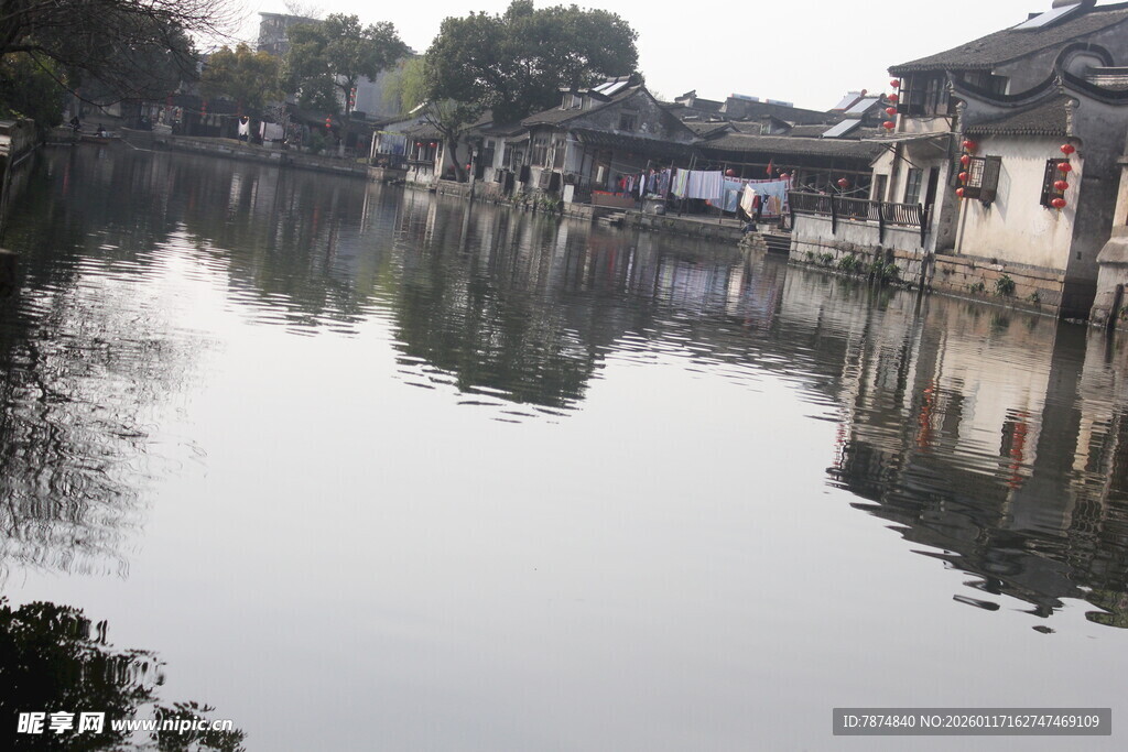 江南水乡静谧河道景观