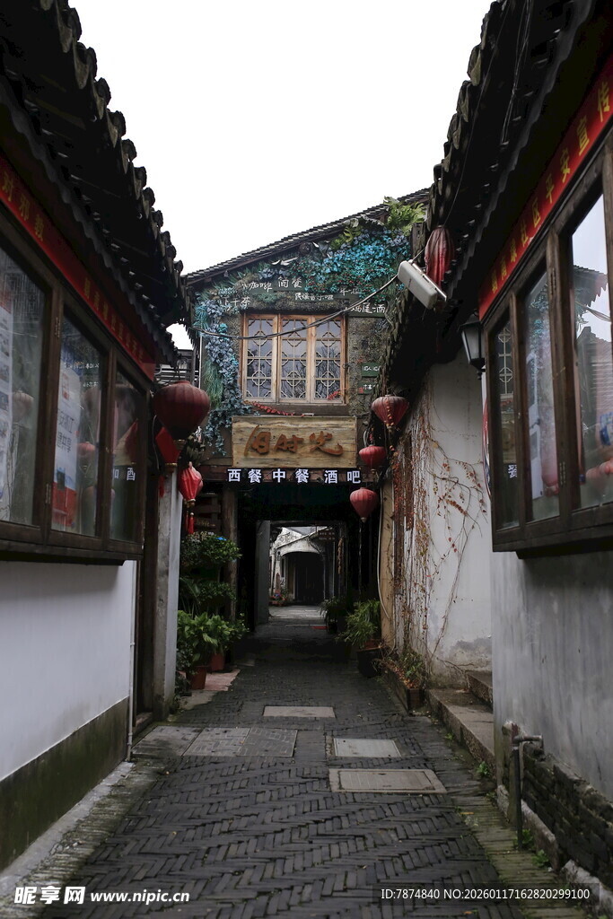 古巷深幽 尽显江南韵味