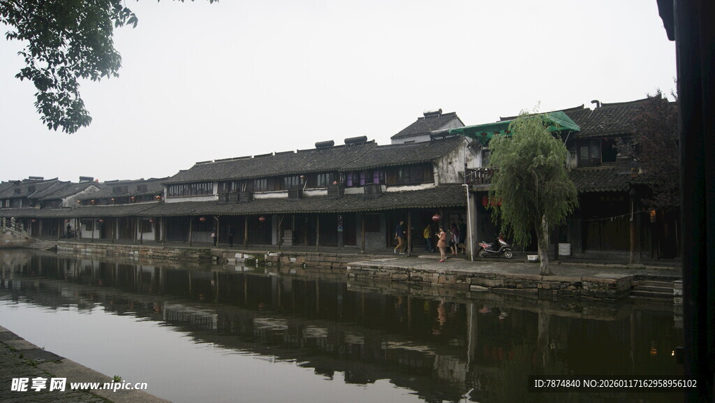 水乡古镇临河建筑景观