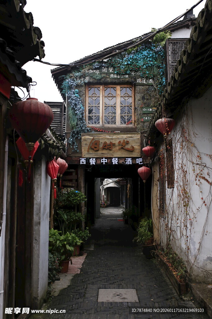 古巷中的中式建筑韵味