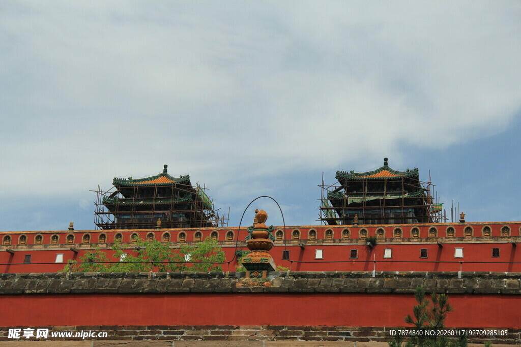 红墙古建筑 尽显历史韵味