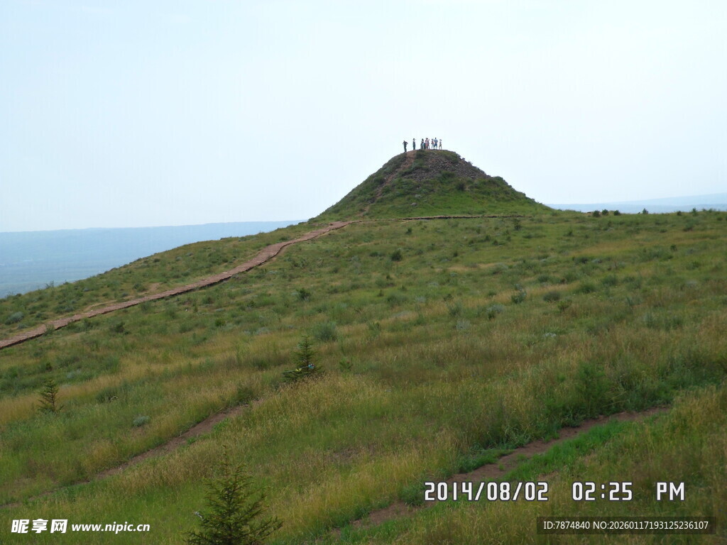 山丘上的开阔风景