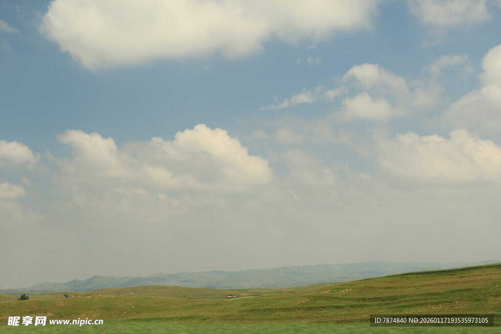 草原蓝天美景