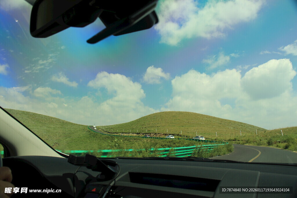 车内视角看户外美丽风景