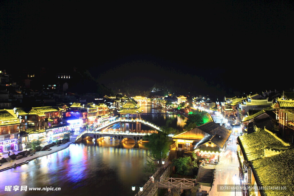 古镇璀璨夜景迷人