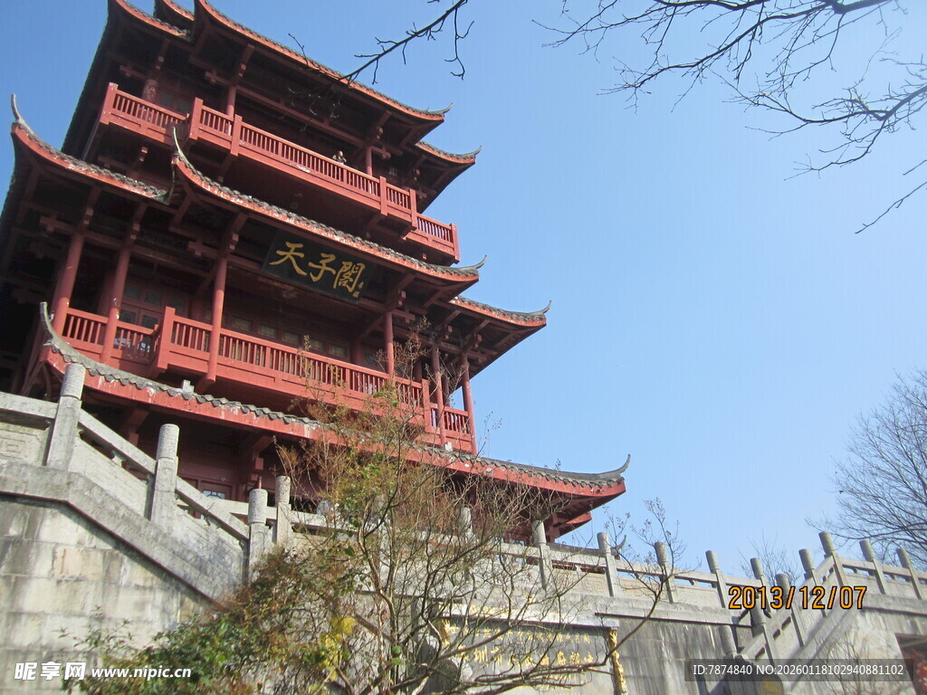 古色古香的中式楼阁建筑