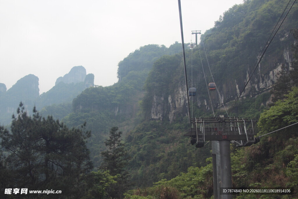 山间秀丽景致