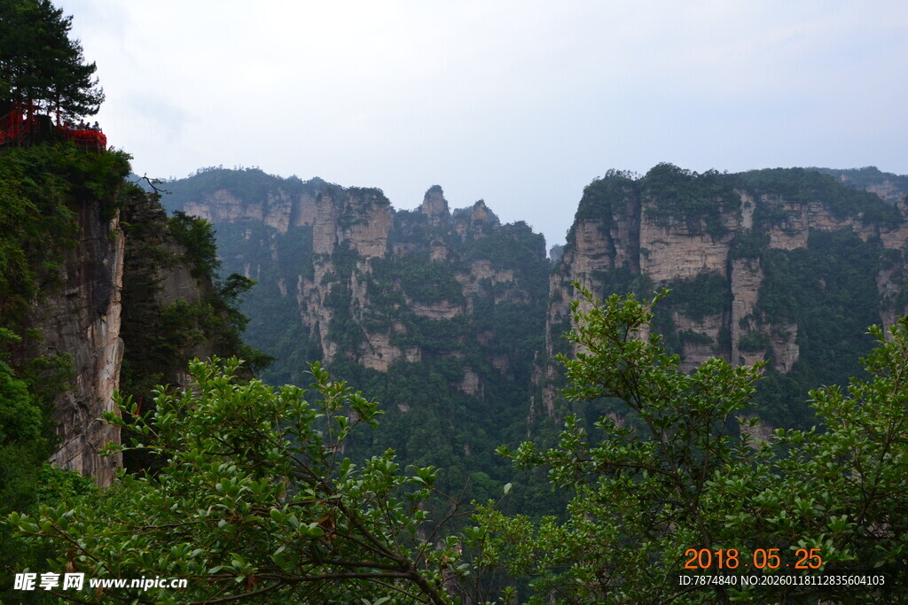 壮丽山峰景色