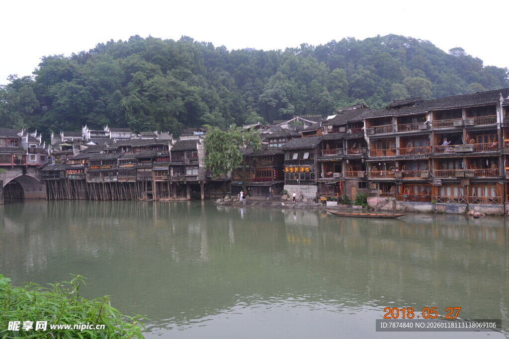 湘西水乡吊脚楼风景