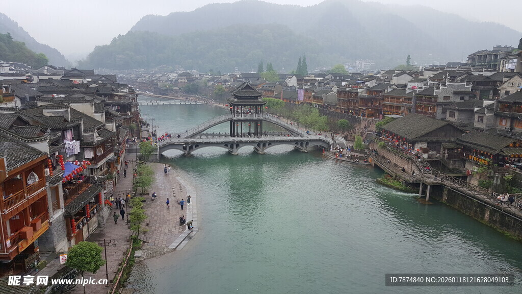 烟雨古镇 河畔古桥美景