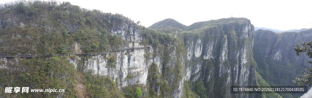 壮丽险峻的高山峡谷景观