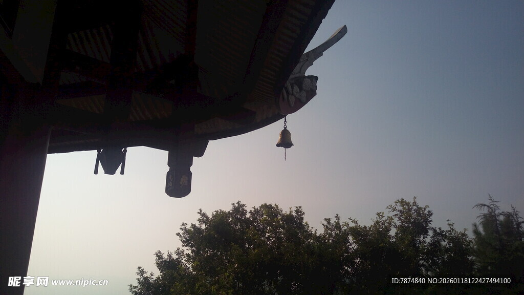 古建屋檐铃铛 静谧景致