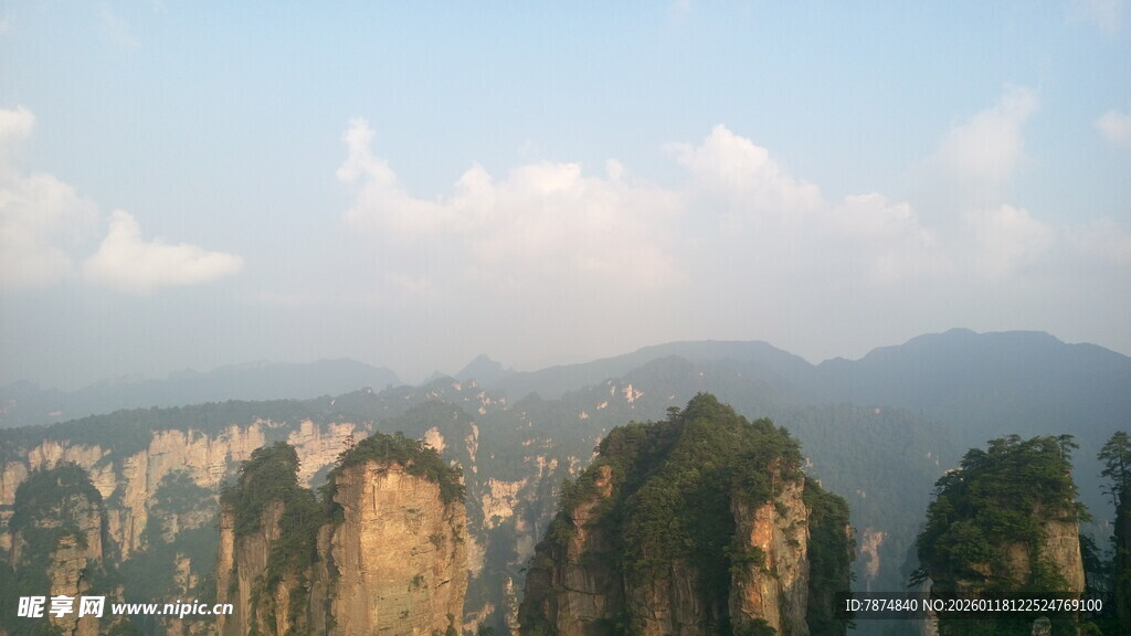 壮丽张家界奇峰景观
