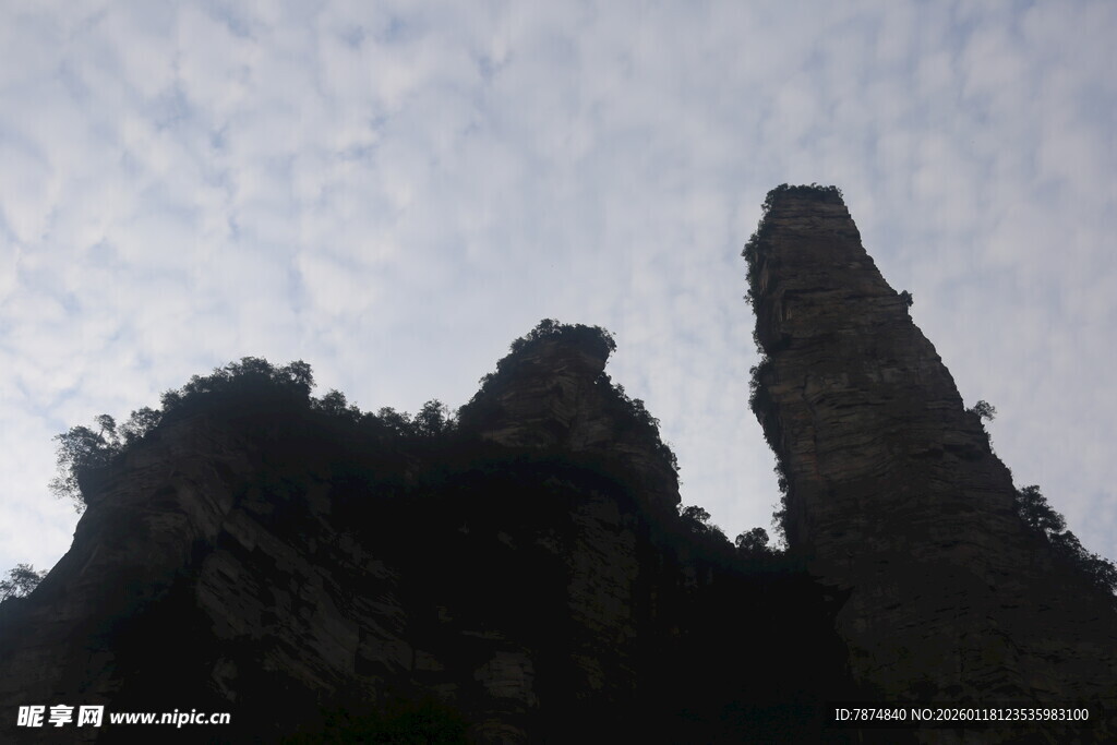 张家界奇峰剪影