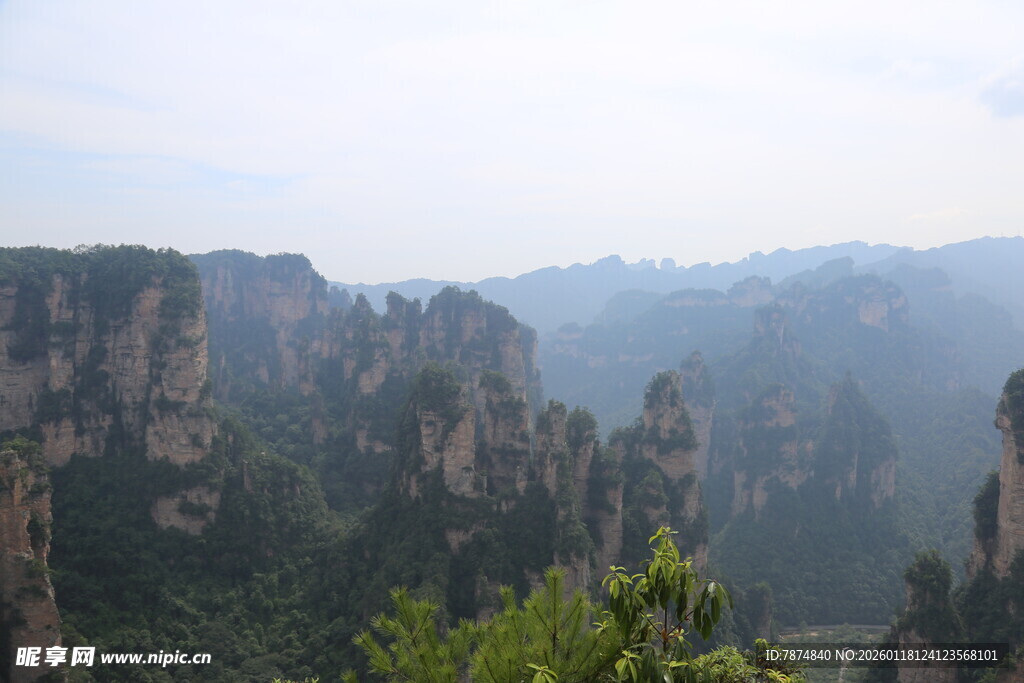 壮丽奇峰景观
