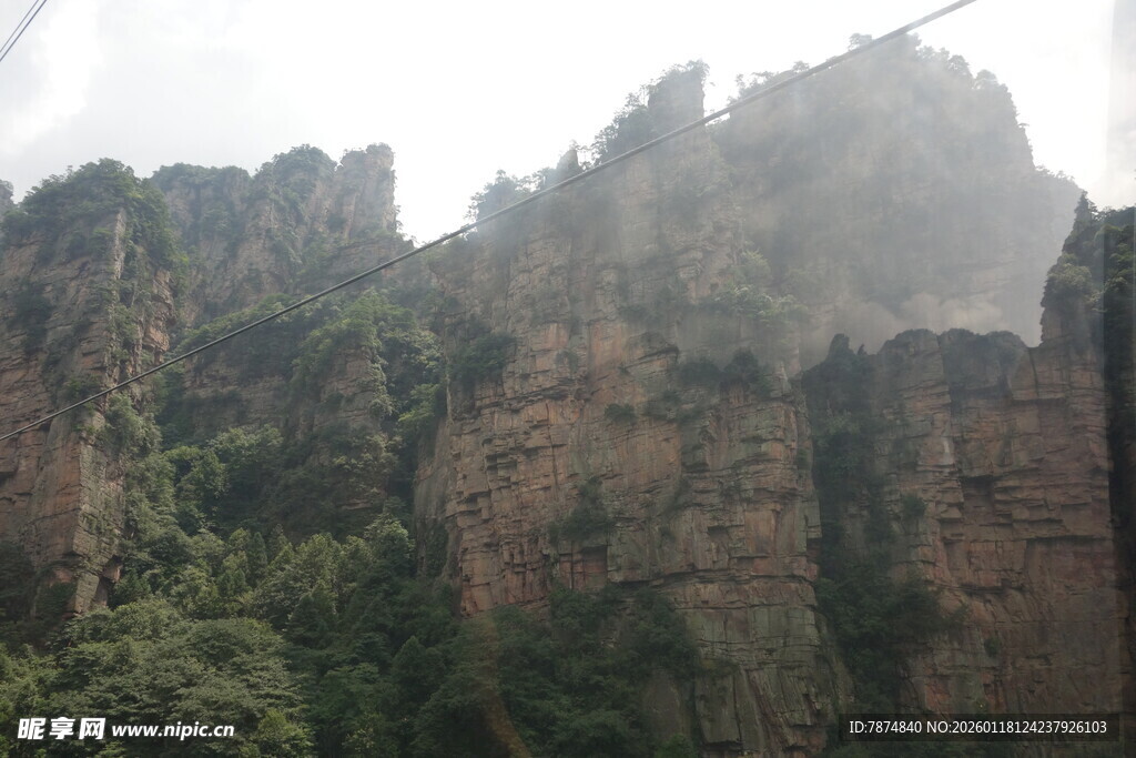 壮丽奇峰景观