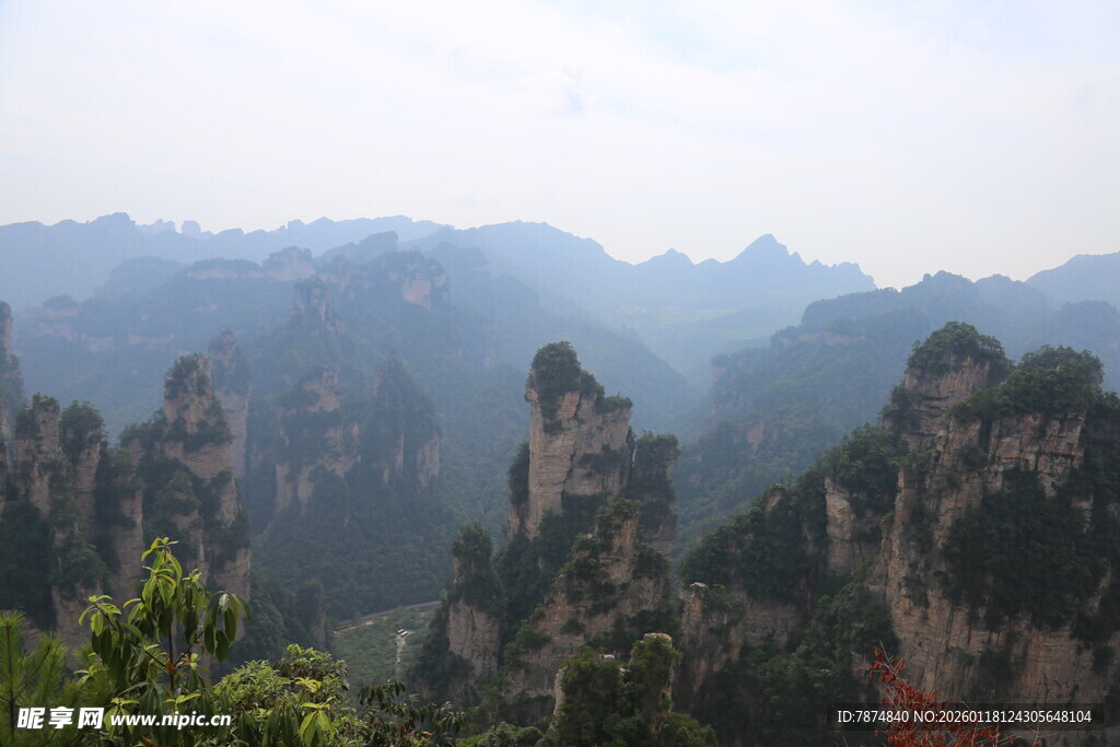 壮丽奇峰景观