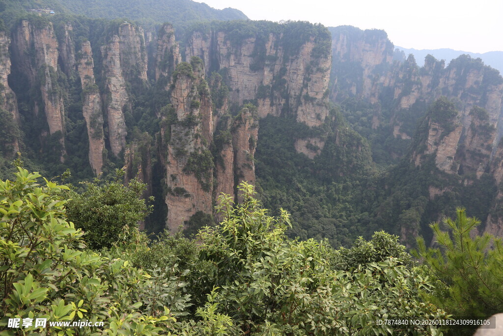 壮丽奇峰景观