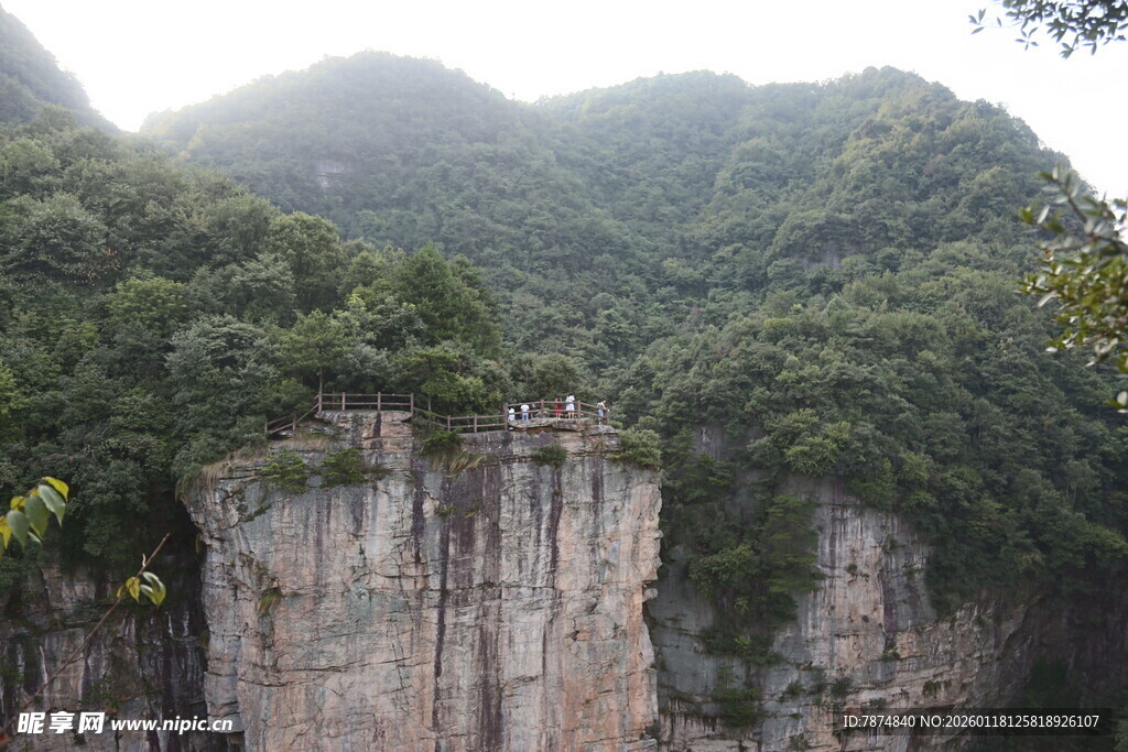 壮丽险峻的高山景观