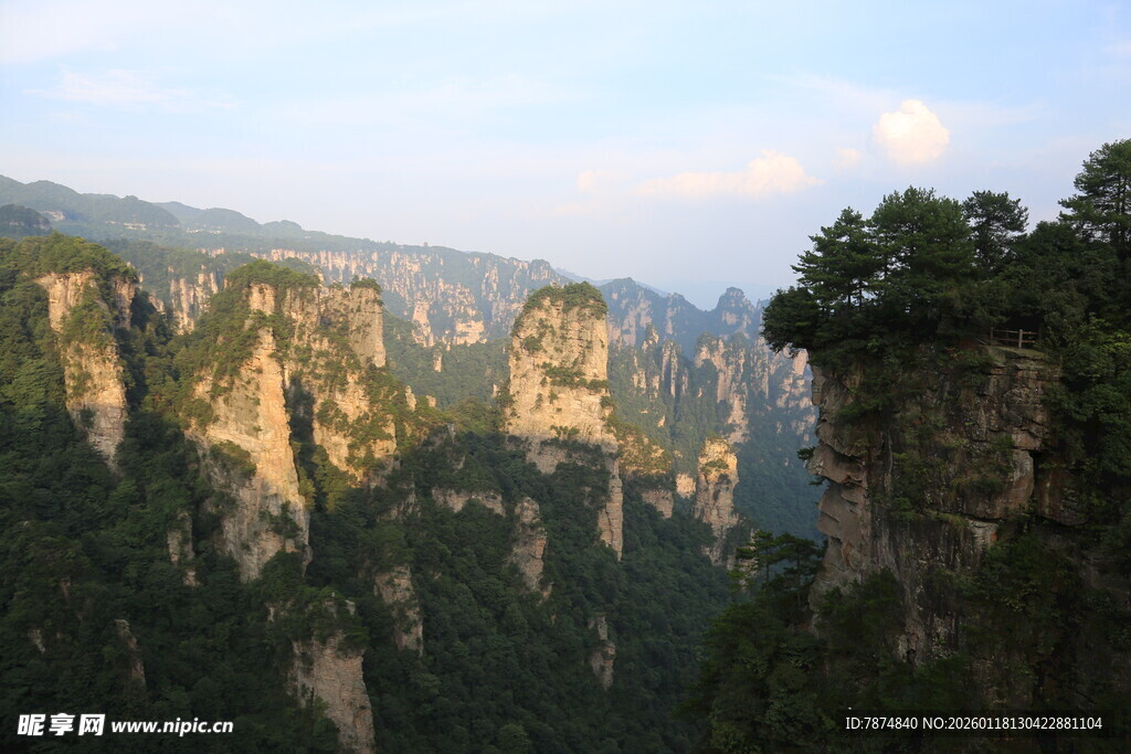 壮丽张家界奇峰景观