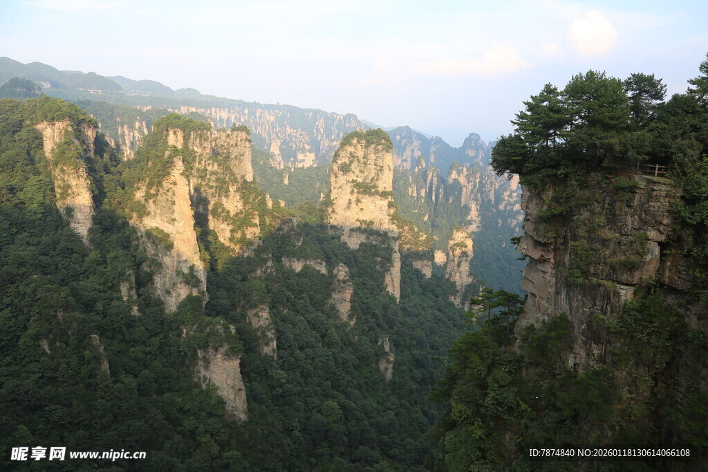 壮丽张家界奇峰景观