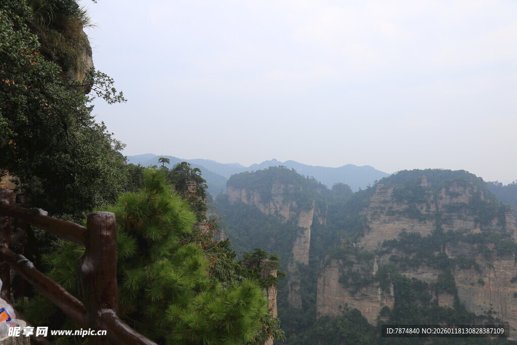 壮丽山间景色