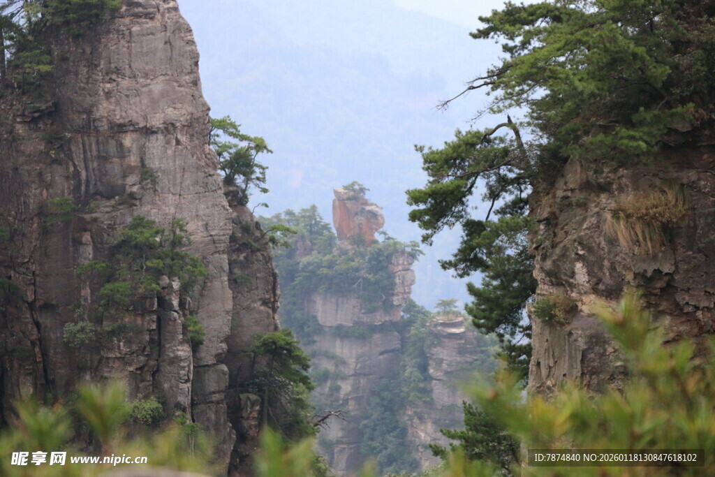 壮丽奇峰景观
