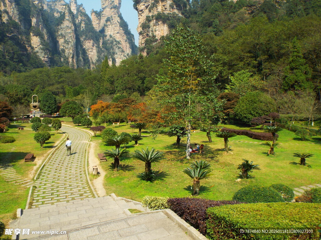 山间园林美景