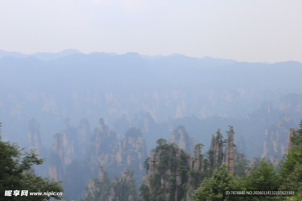 山林远景 绿意盎然的自然
