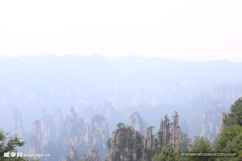 壮丽奇峰景观