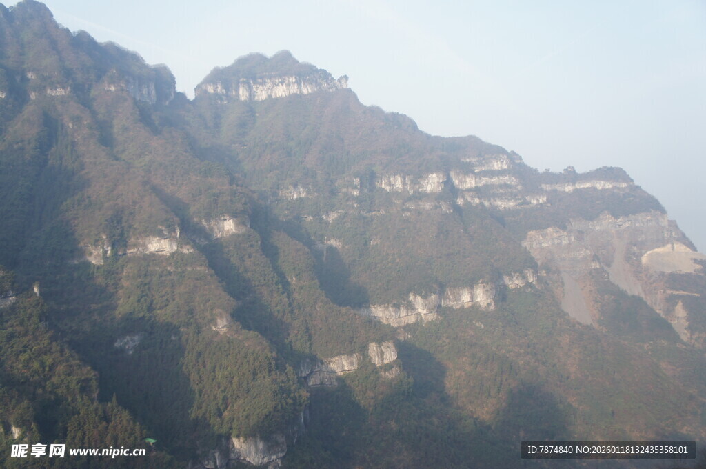 山间蜿蜒公路 壮美山景