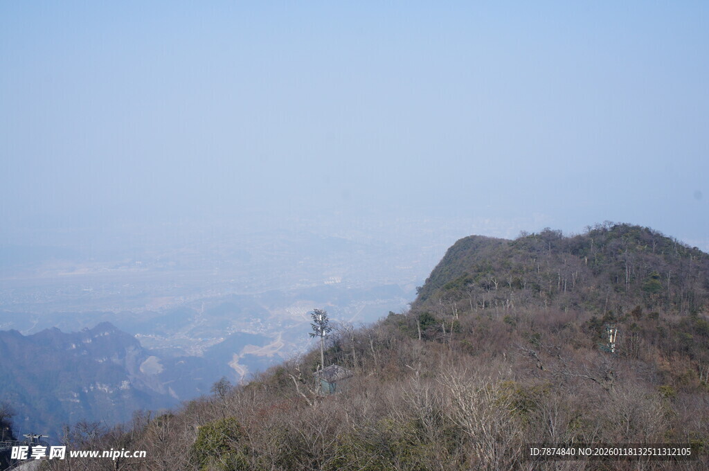 山巅景色