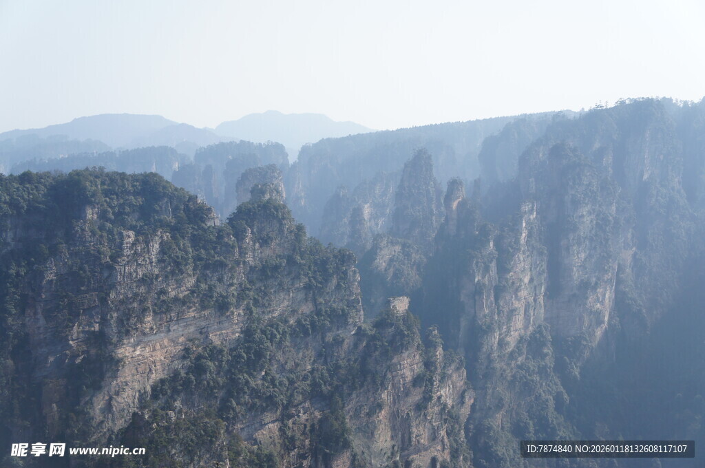 壮丽巍峨的高山景观