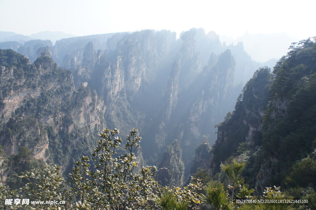 壮丽巍峨的奇峰峻岭