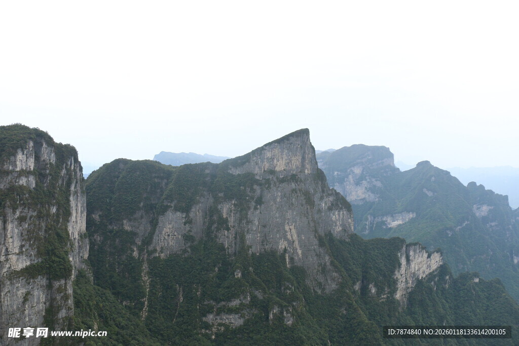 壮丽山峰景观