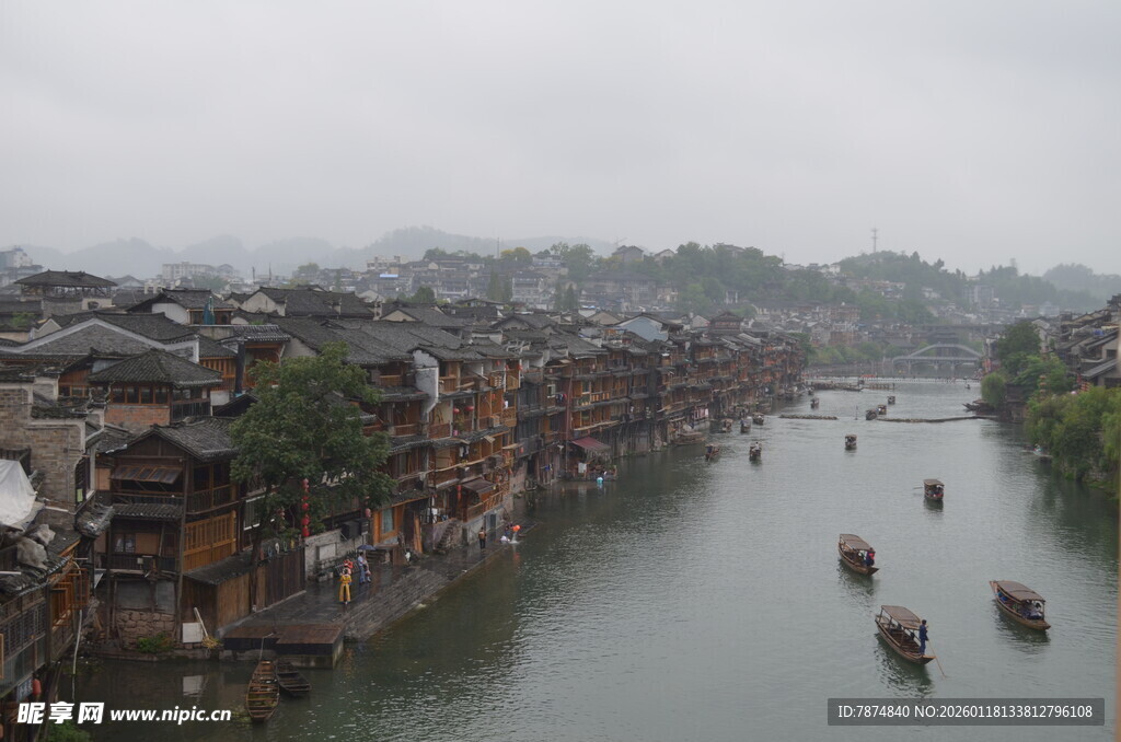 烟雨凤凰古城 悠悠沱江泛舟