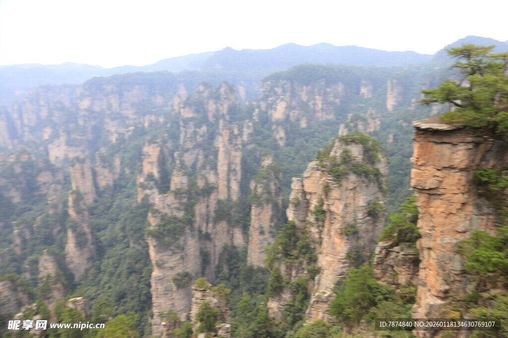 张家界奇峰壮丽景观