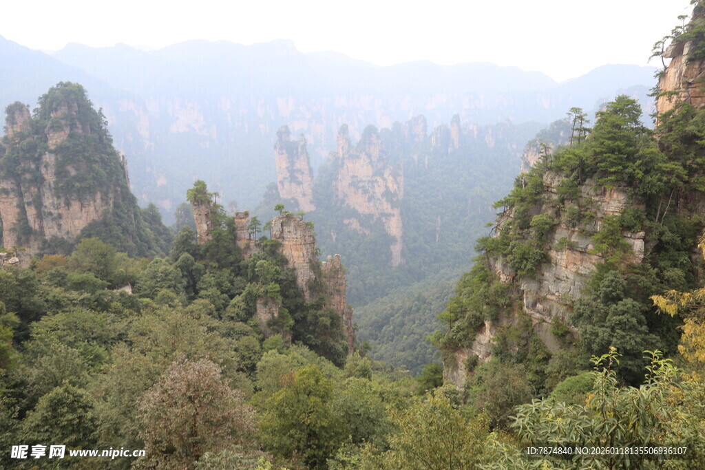 壮丽奇峰景观