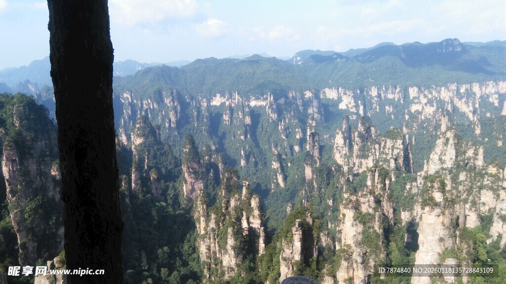 张家界奇峰林立壮丽景观