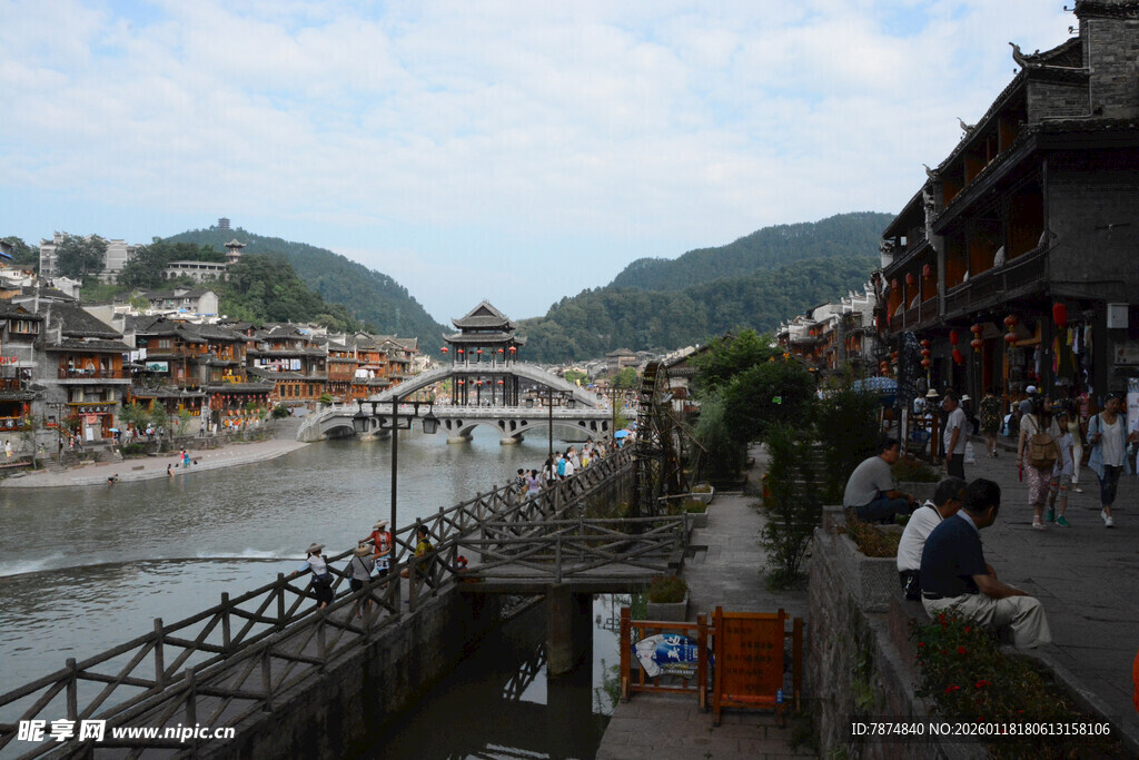 古村落河畔风景